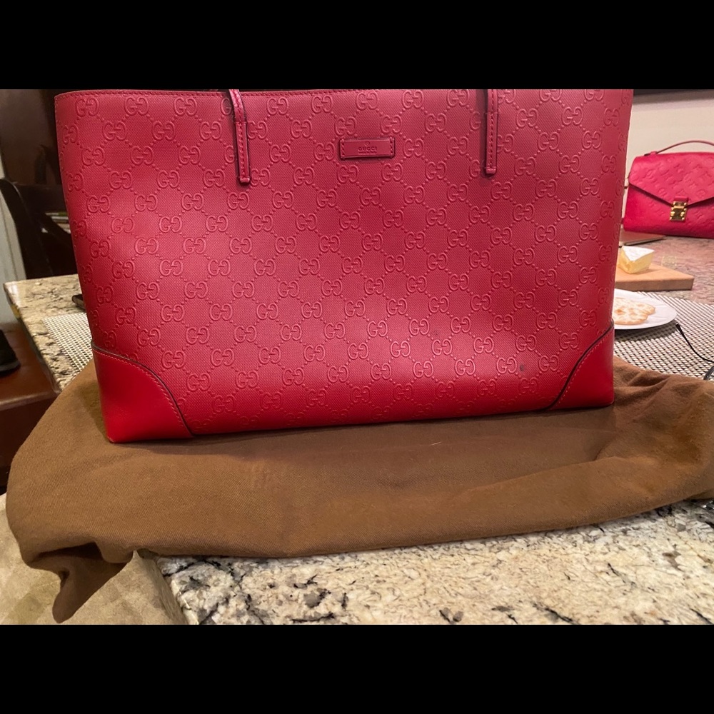 GUCCI TOTE BAG JUST LIKE NEW